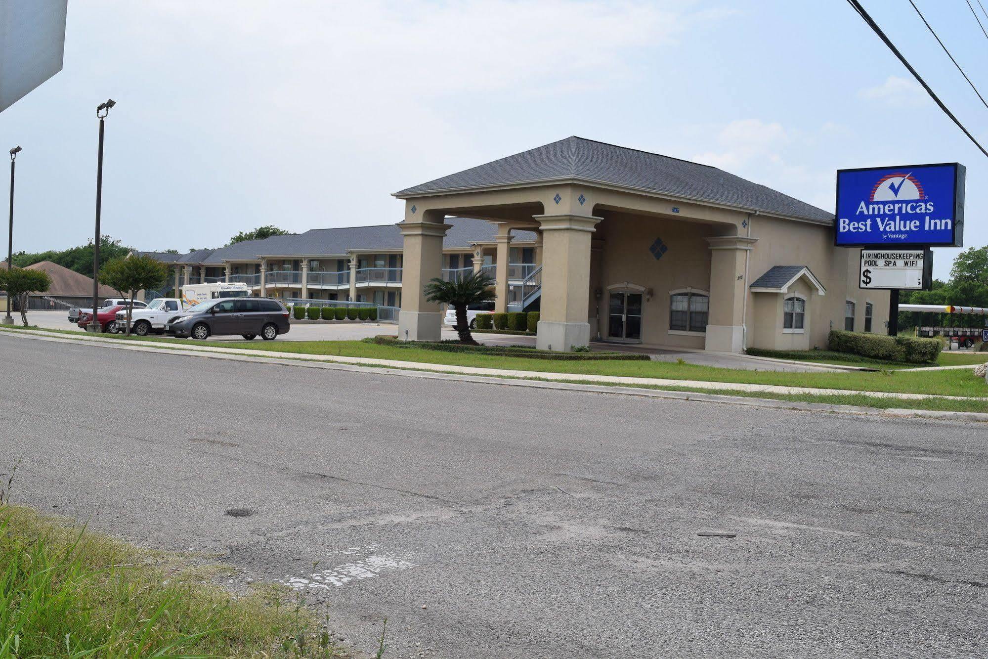 Travelodge By Wyndham New Braunfels Exterior photo