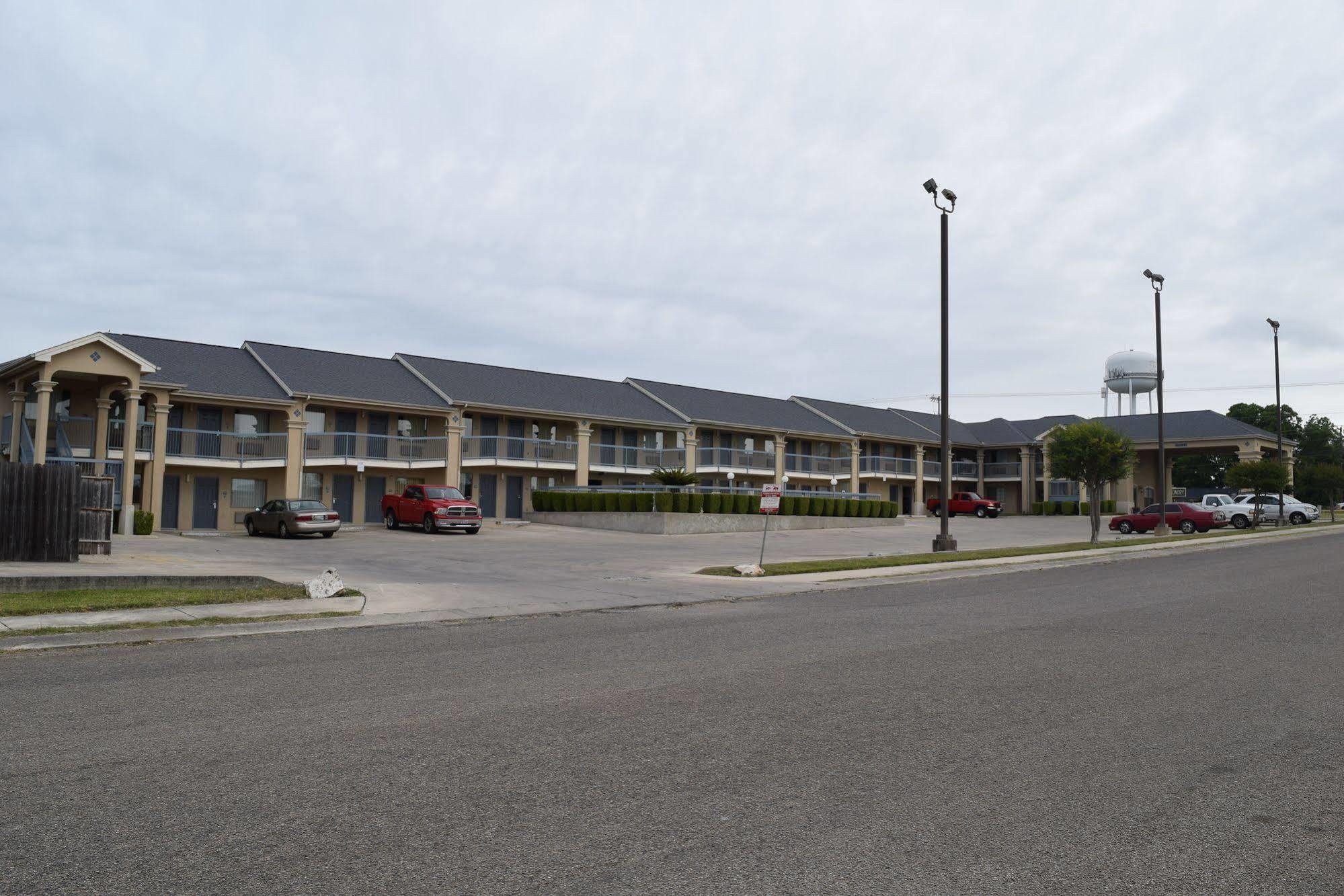 Travelodge By Wyndham New Braunfels Exterior photo